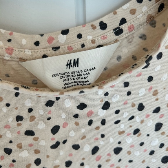 H&M drop waist print toddlers dress. - Picture 2 of 2